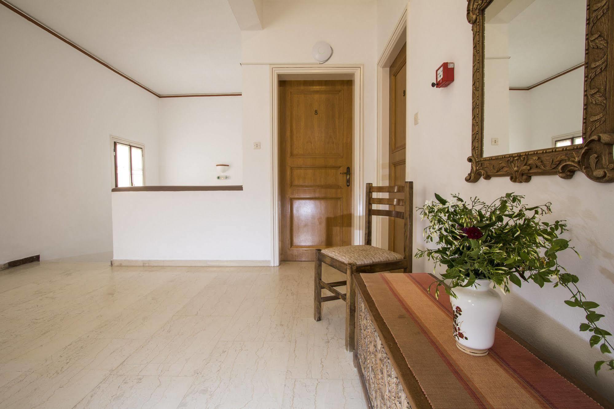 Hotel Adonis (Adults Only) Kamari  Ngoại thất bức ảnh