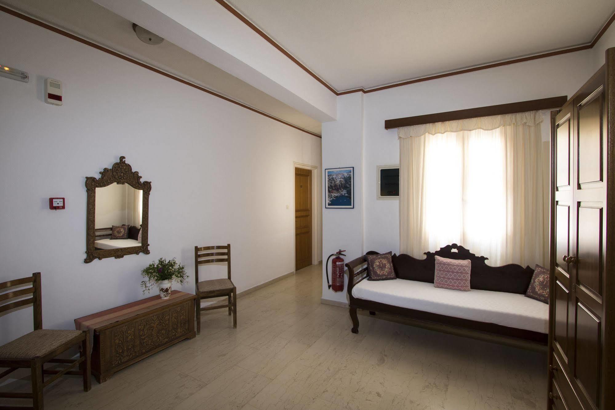 Hotel Adonis (Adults Only) Kamari  Ngoại thất bức ảnh